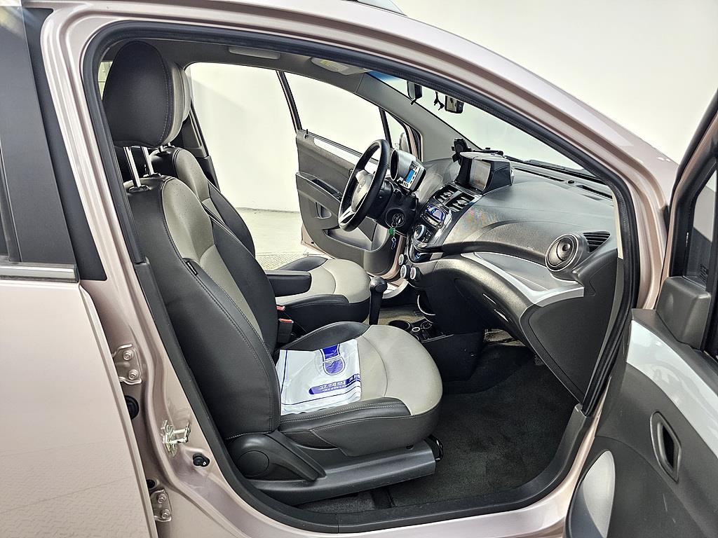 Chevrolet Spark - Vista 11