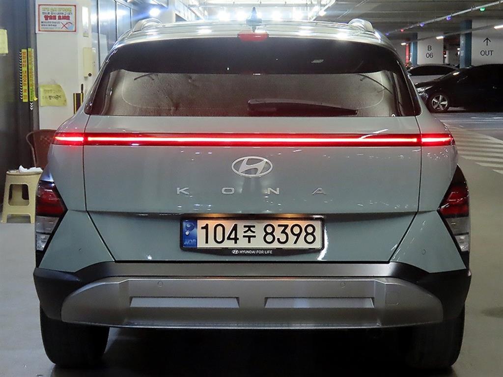 HYUNDAI Kona - Vista 5