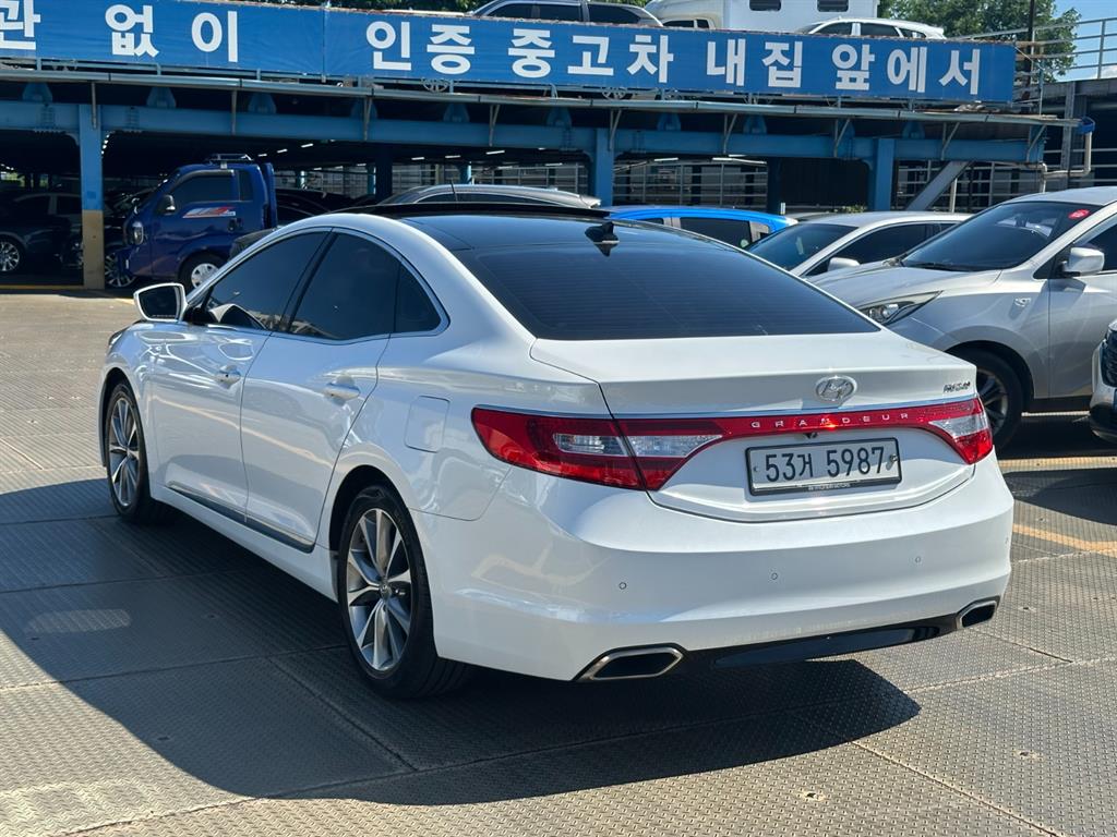 HYUNDAI Grandeur - Vista 6
