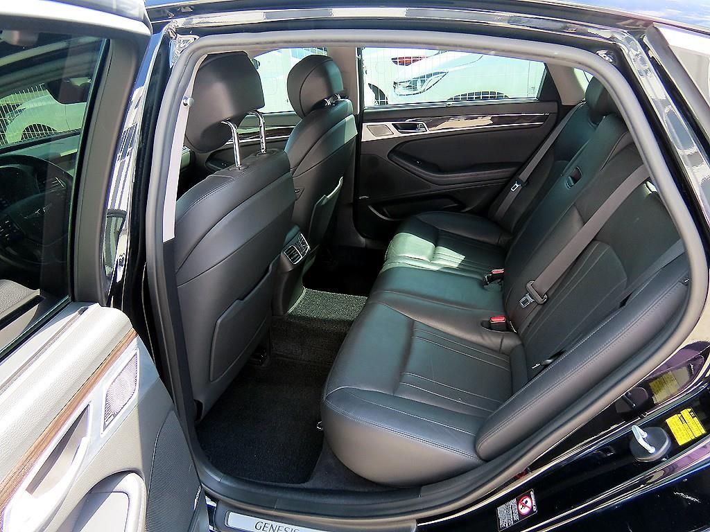 Genesis G80 - Vista 6