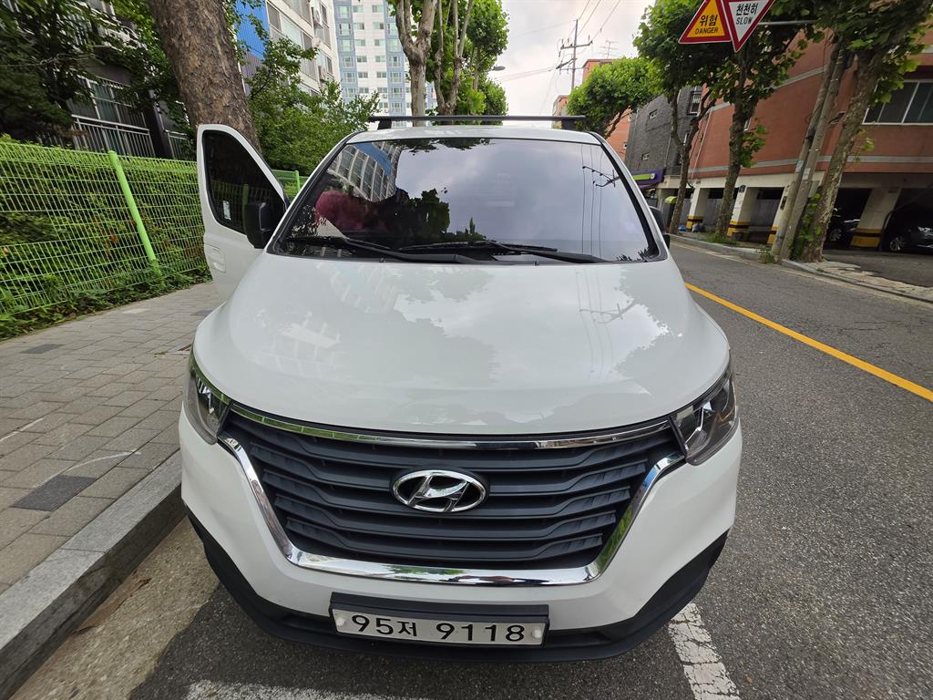 HYUNDAI Starex 2021 — Zona Franca Iquique