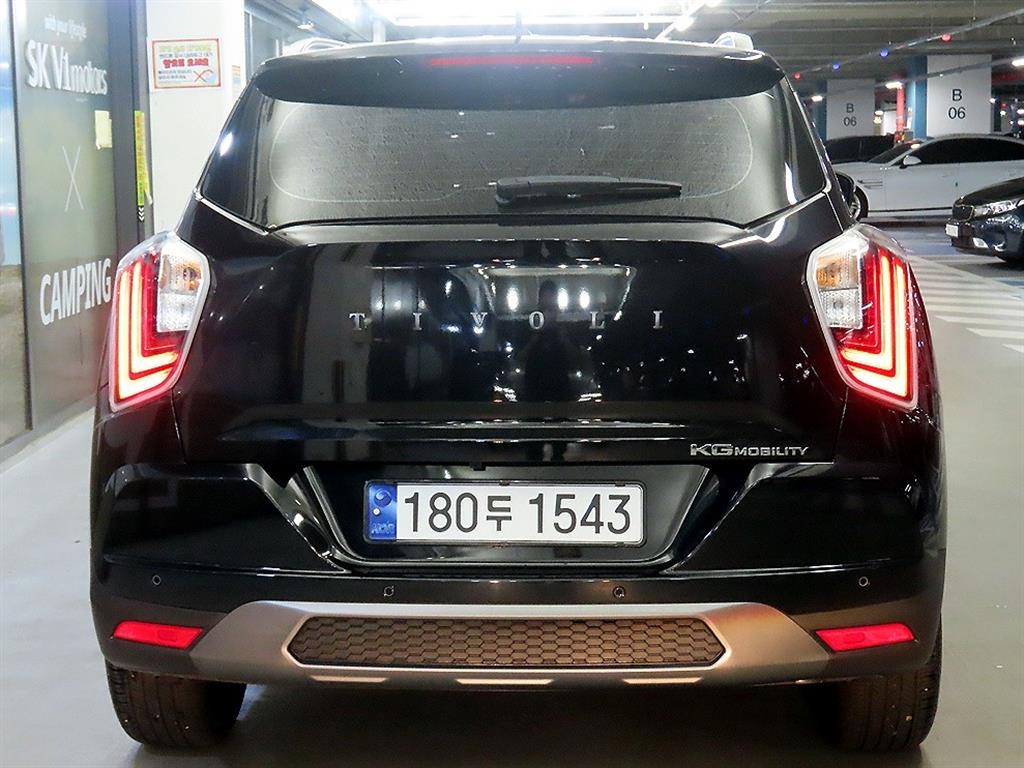 Ssangyong Tivoli - Vista 5