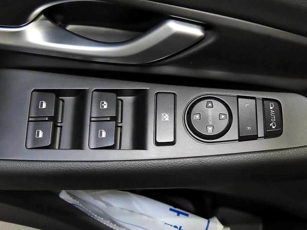 HYUNDAI i30 2017 Blanco - Importación desde Corea - HF Imports Iquique - Foto 13