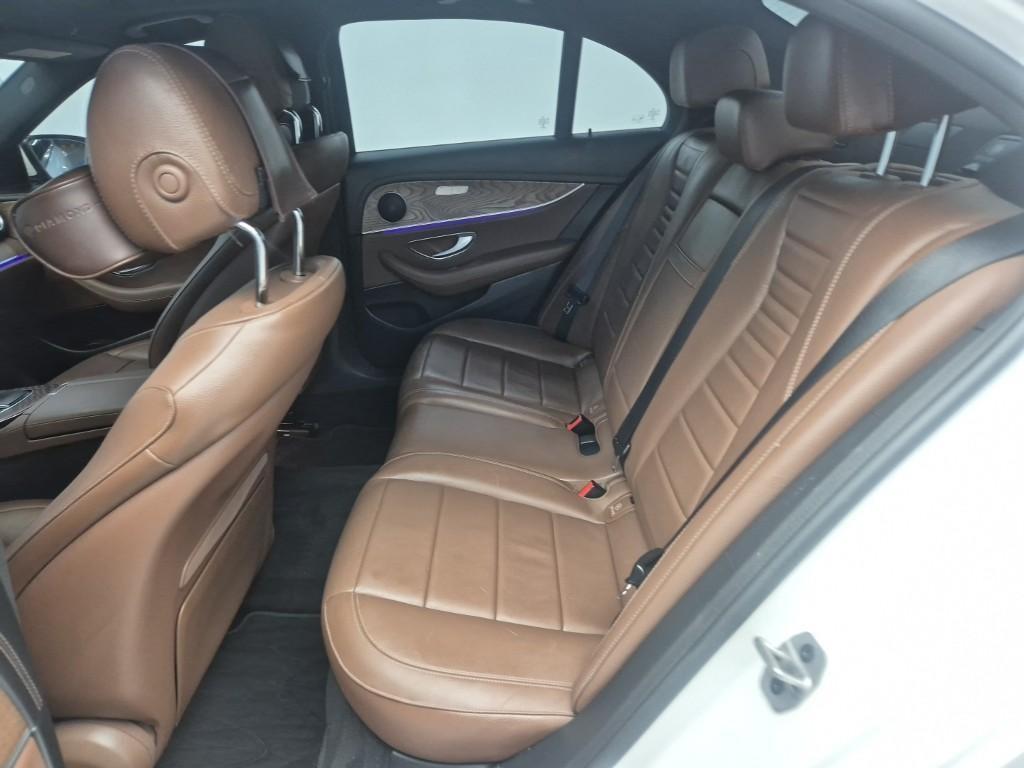 Mercedes Benz E class - Vista 12