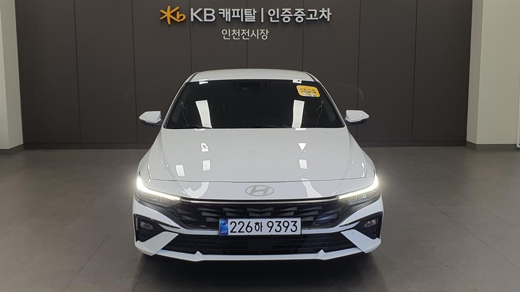 HYUNDAI Avante - Vista 2