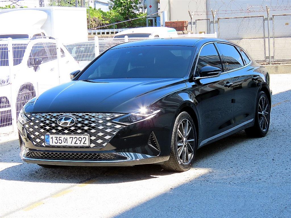 HYUNDAI Grandeur - Vista 2