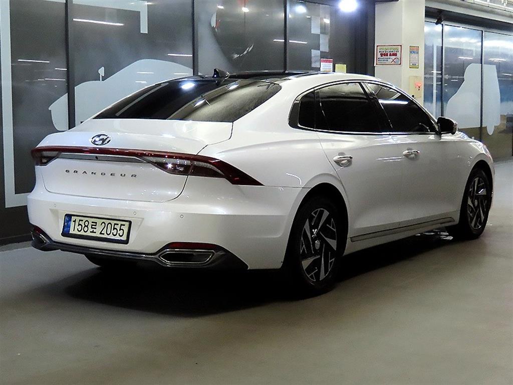 HYUNDAI Grandeur - Vista 4