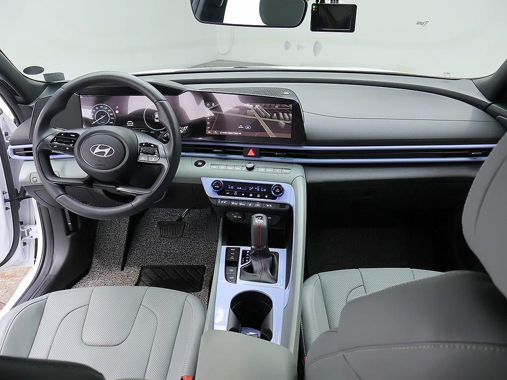 HYUNDAI Avante - Vista 5