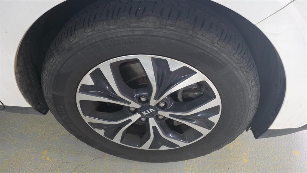 KIA Carnival 2021 the color of pearl - Importación desde Corea - HF Imports Iquique - Foto 15