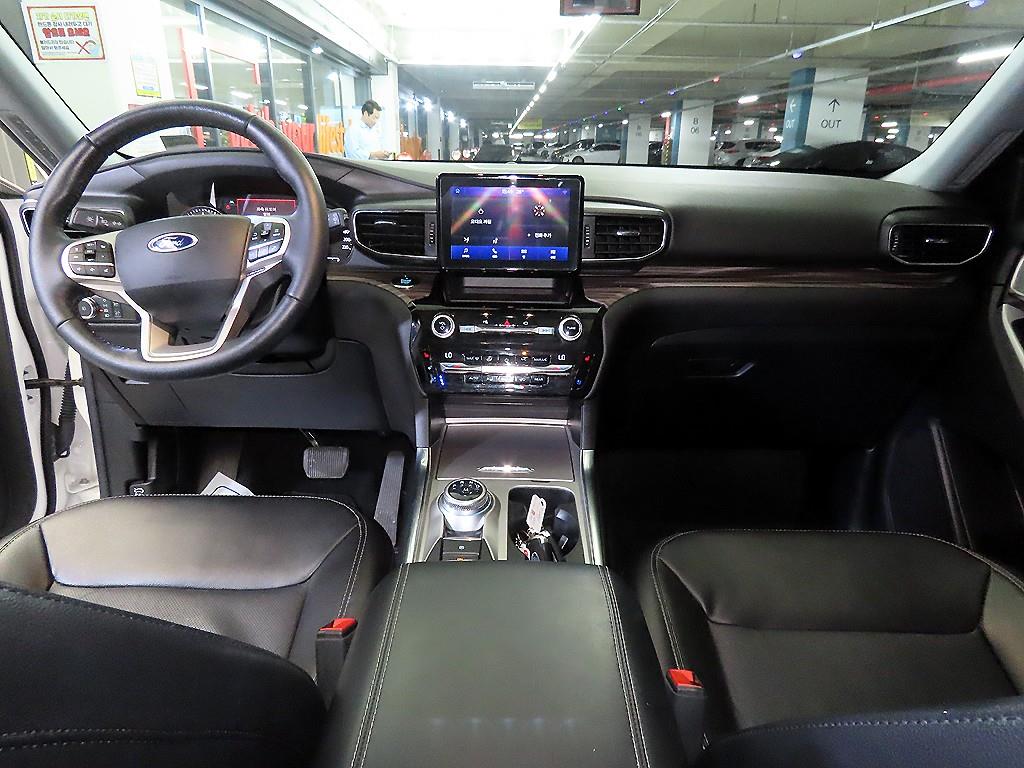 Ford Explorer - Vista 10