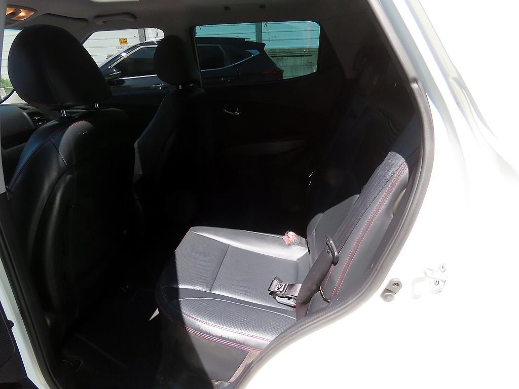 Ssangyong Tivoli - Vista 6