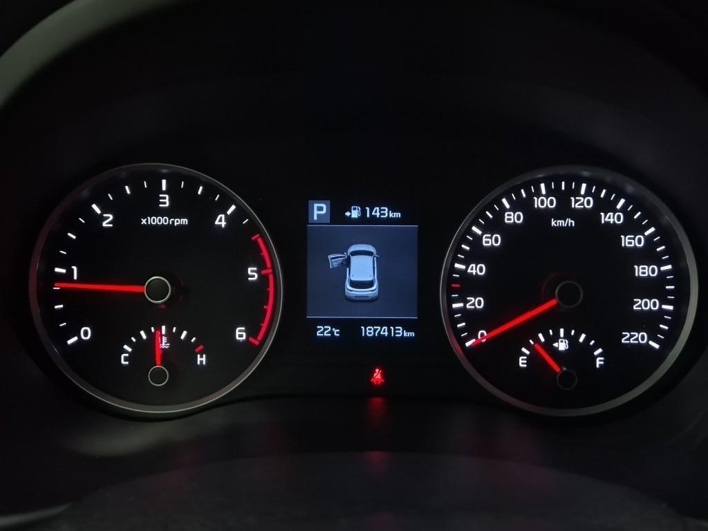 KIA Stonic - Vista 6