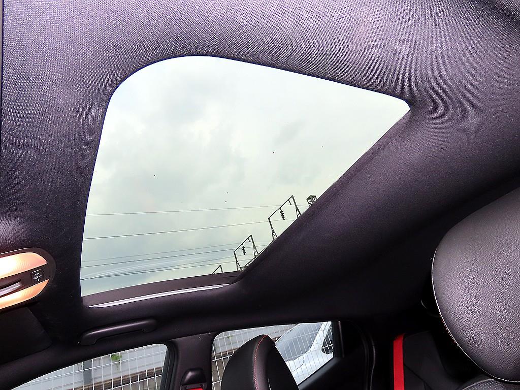 HYUNDAI Veloster 2019 Gris - Importación desde Corea - HF Imports Iquique - Foto 17