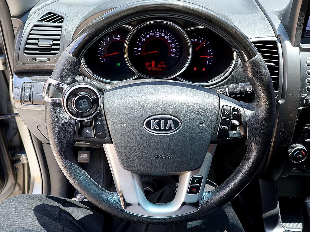 KIA Sorento - Vista 8