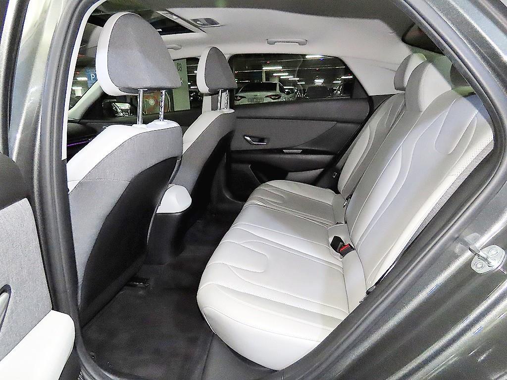 HYUNDAI Avante - Vista 7