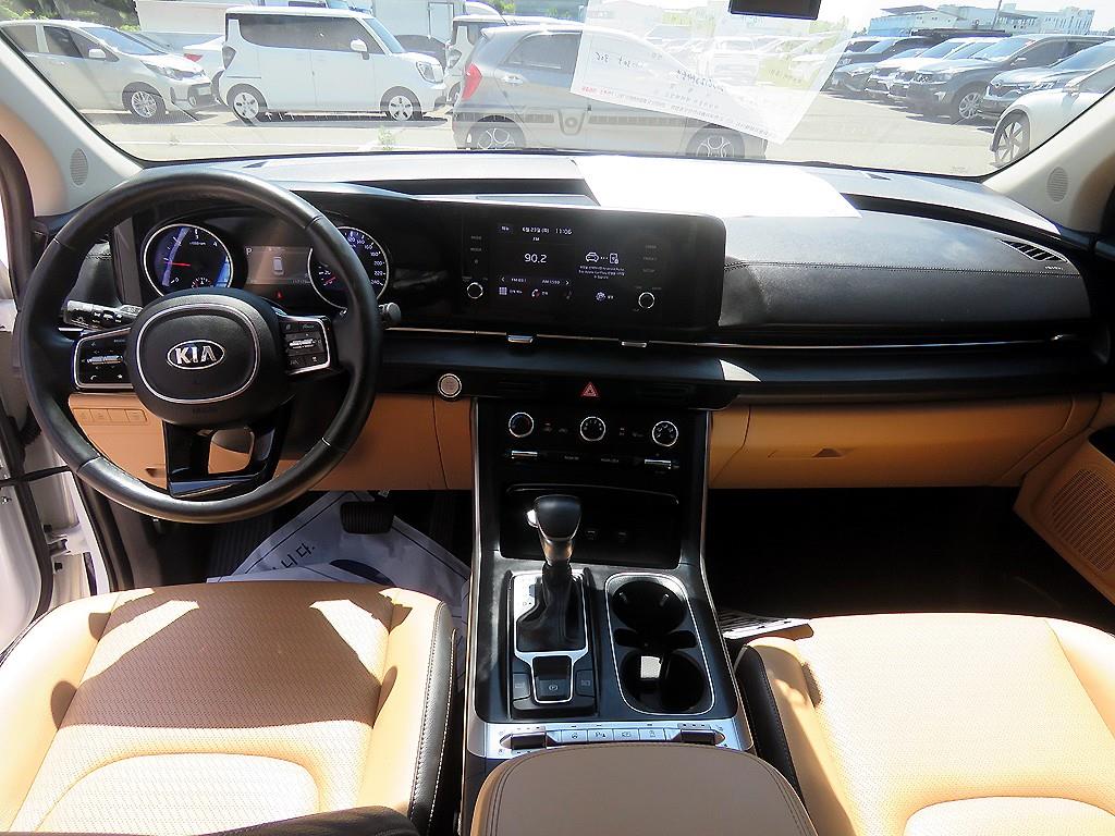 KIA Carnival - Vista 8
