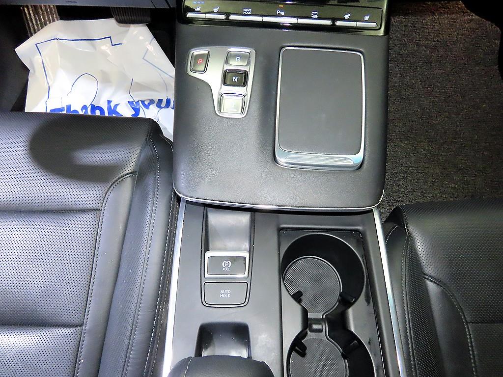 HYUNDAI Grandeur - Vista 12