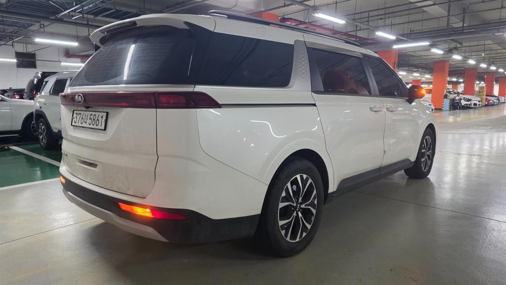 KIA Carnival - Vista 7