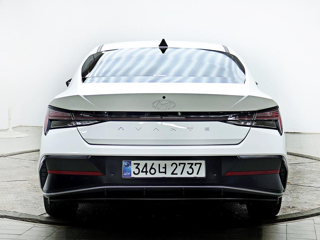HYUNDAI Avante - Vista 3