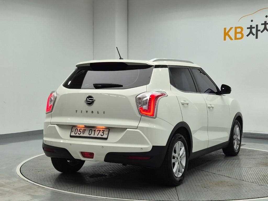 Ssangyong Tivoli - Vista 3