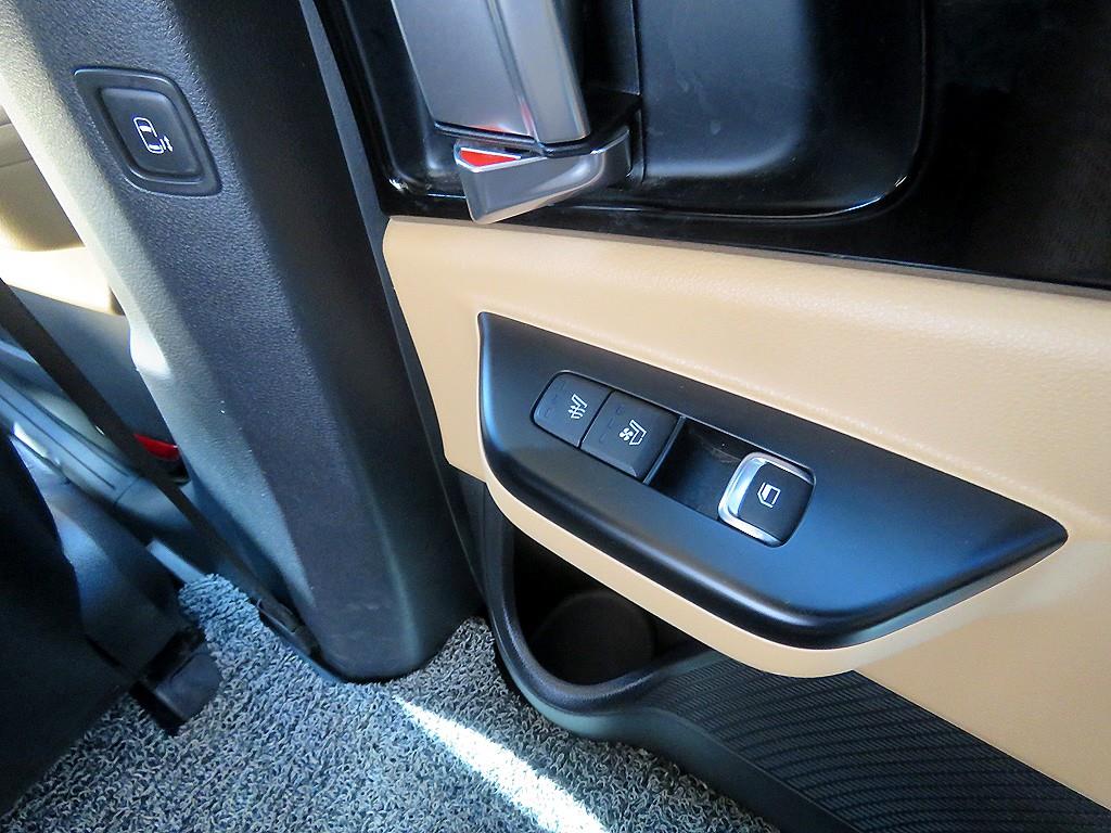 KIA Carnival - Vista 10