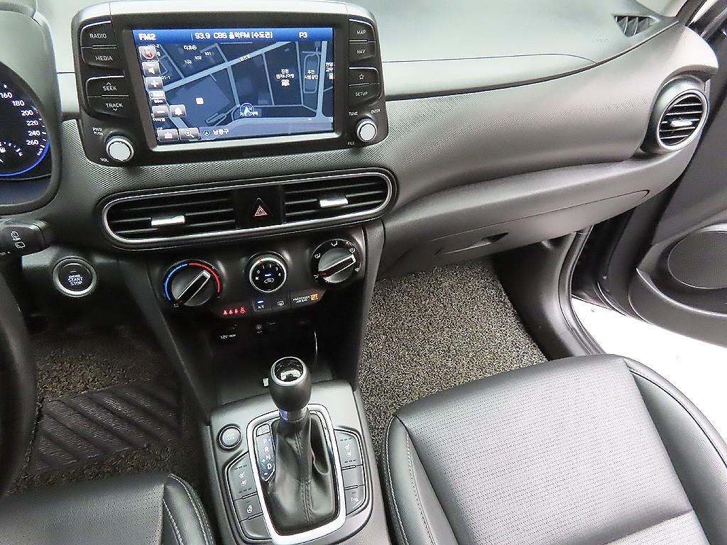 HYUNDAI Kona - Vista 7