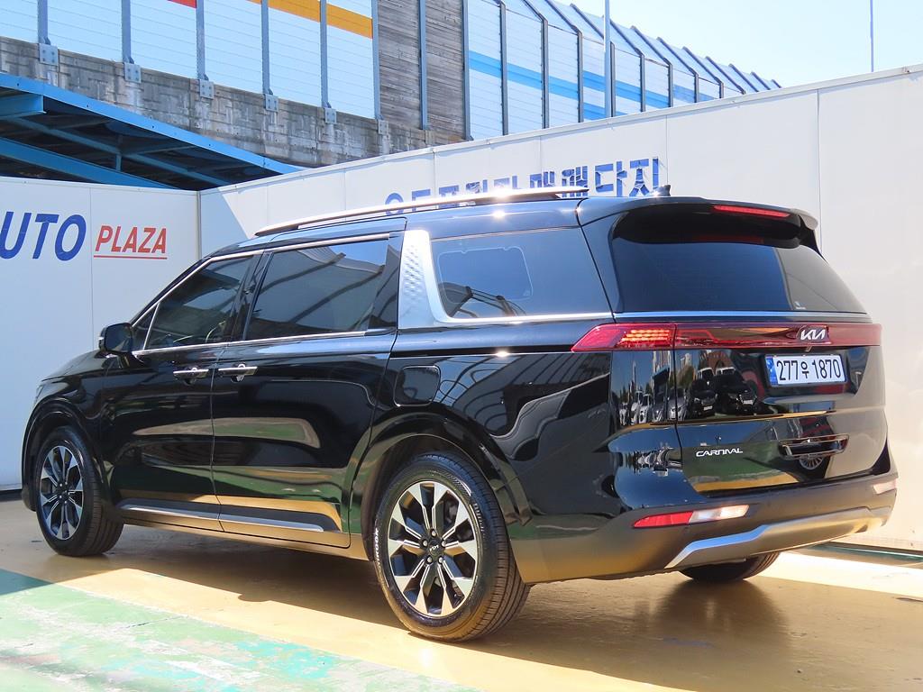 KIA Carnival - Vista 4