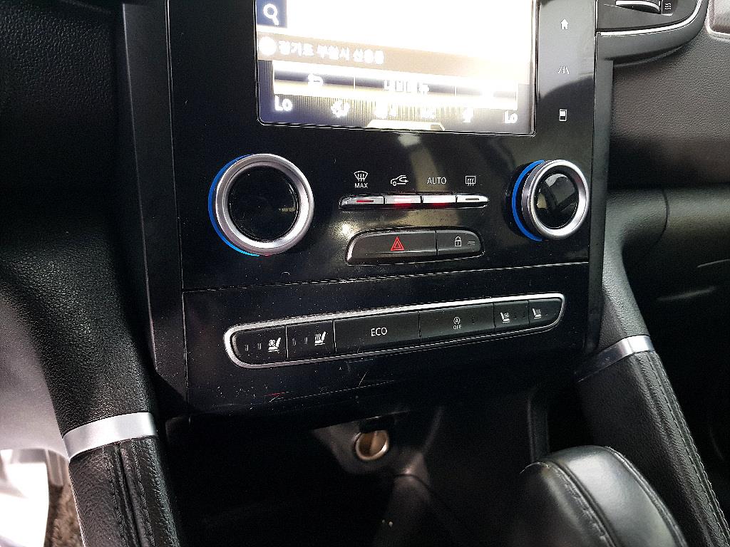 SAMSUNG QM6 - Vista 12