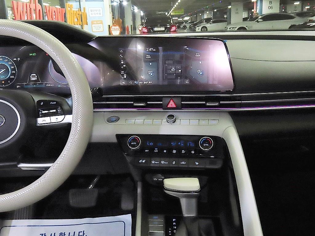 HYUNDAI Avante - Vista 11