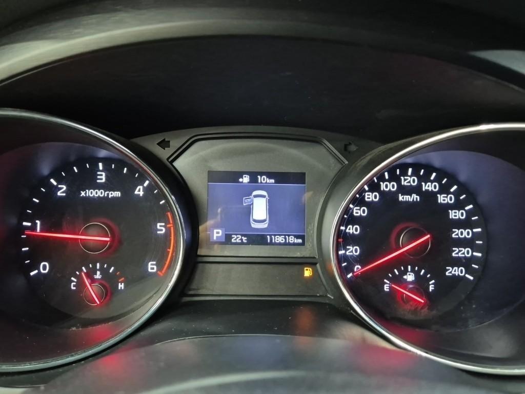 KIA Carnival - Vista 6