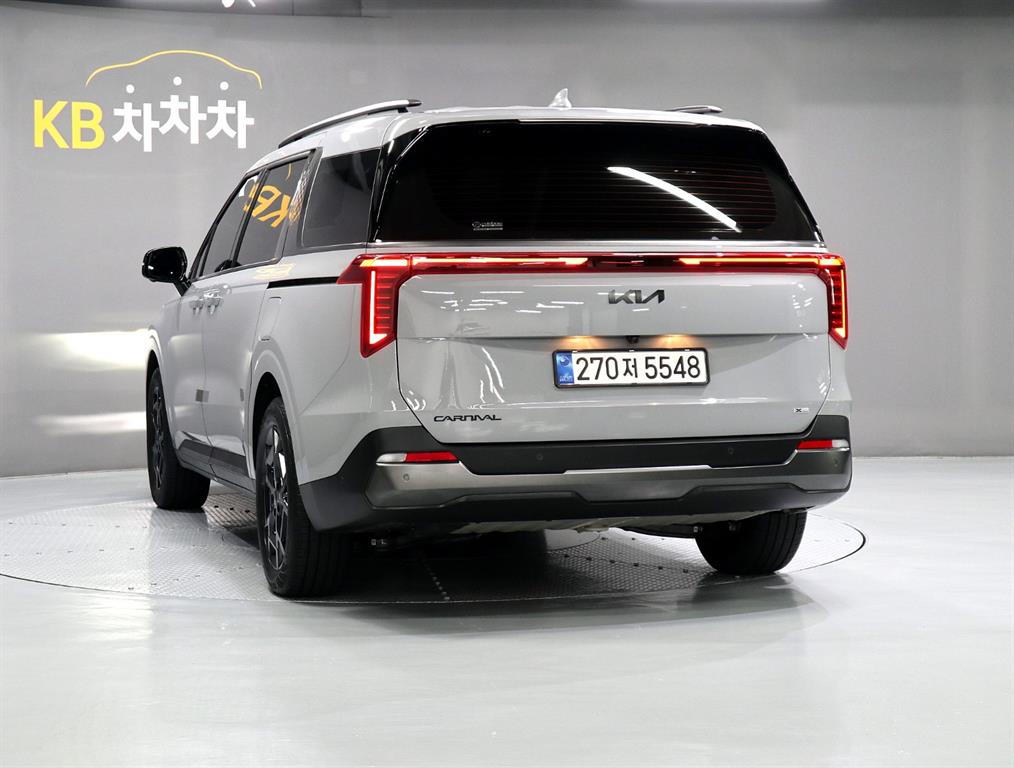 KIA Carnival - Vista 4