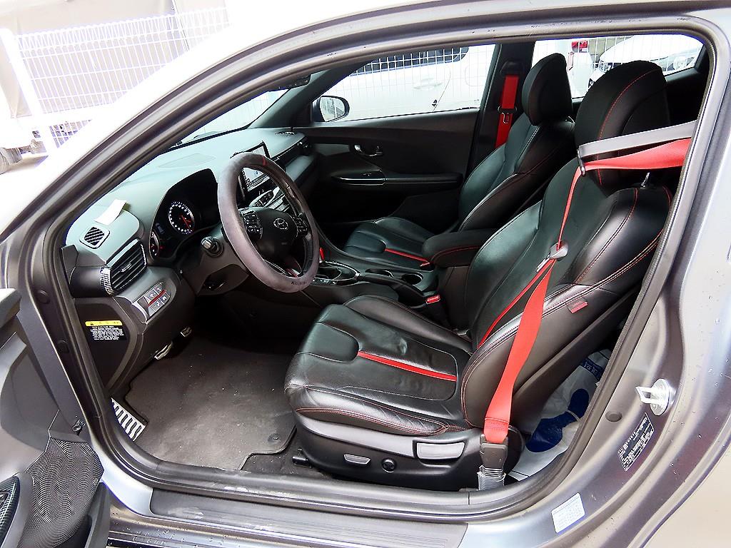 HYUNDAI Veloster - Vista 5