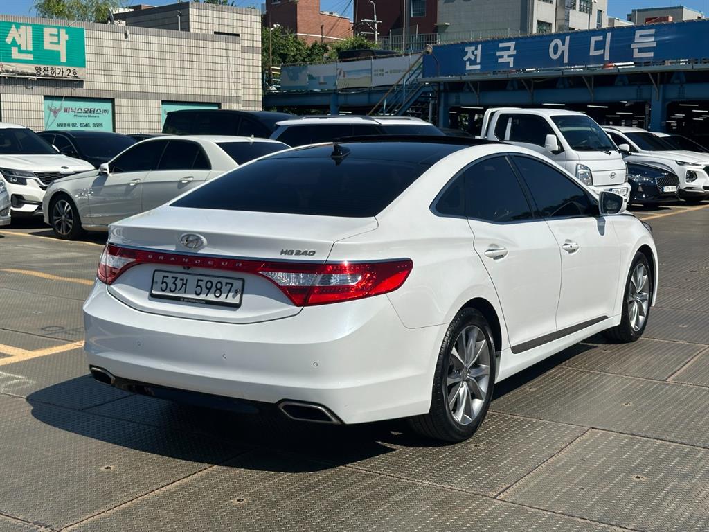 HYUNDAI Grandeur - Vista 4