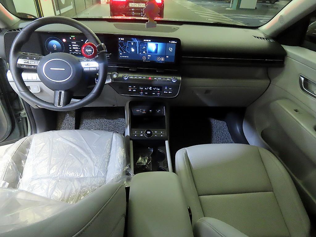 HYUNDAI Kona - Vista 10