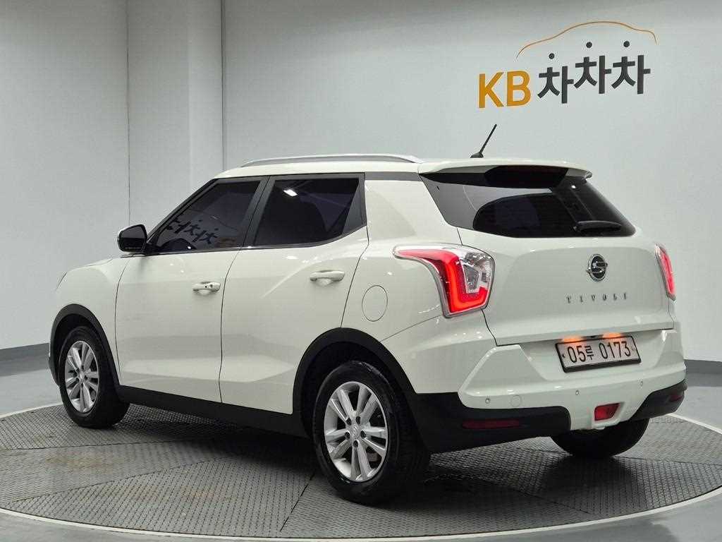 Ssangyong Tivoli - Vista 2