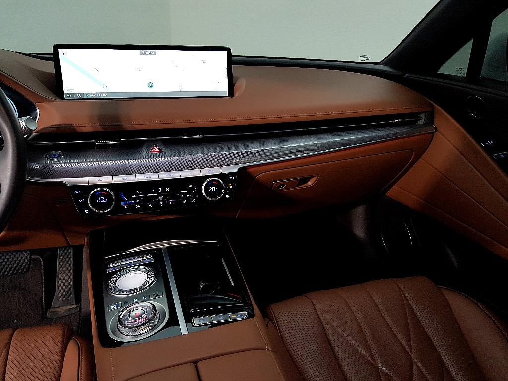 Genesis G80 - Vista 9