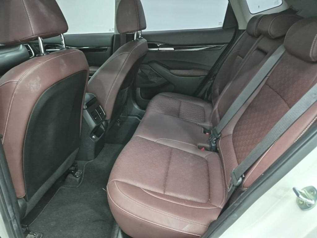 KIA Seltos - Vista 12