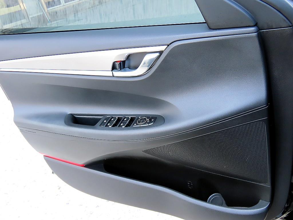 HYUNDAI Grandeur - Vista 11