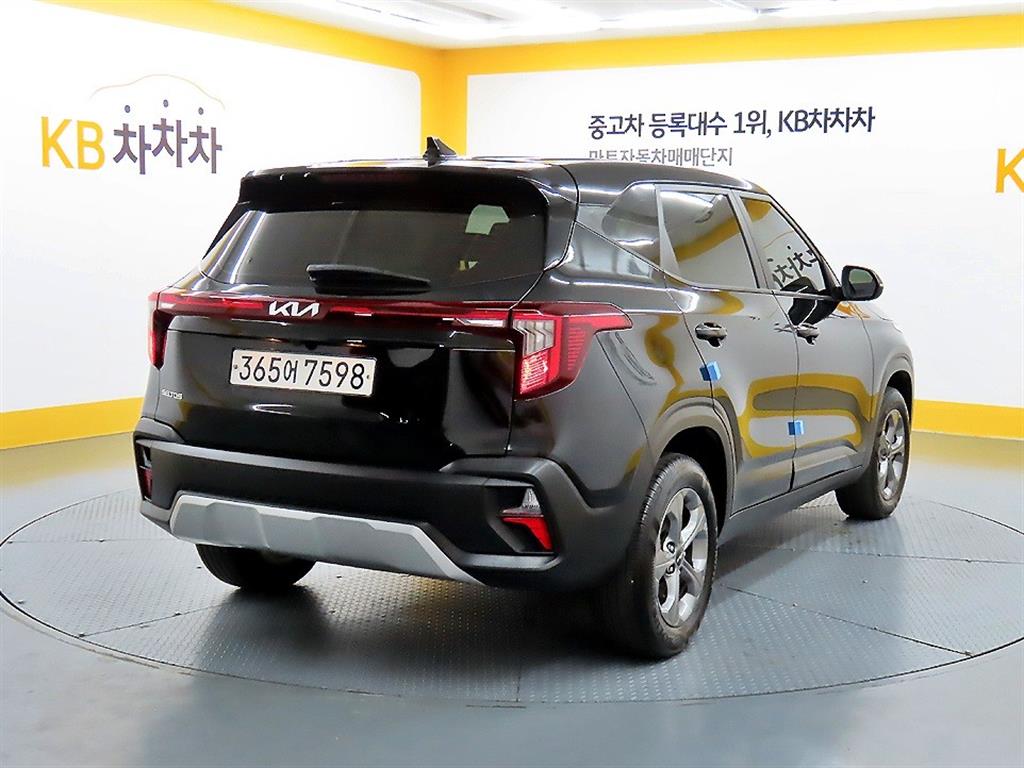 KIA Seltos - Vista 4
