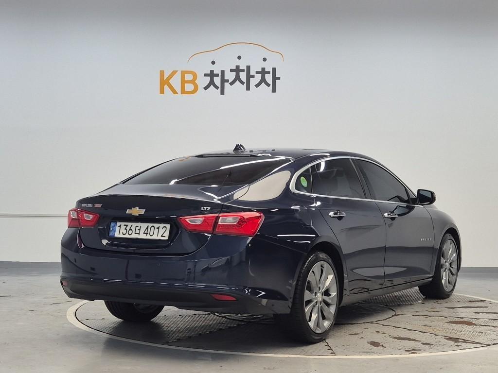Chevrolet Malibu - Vista 3