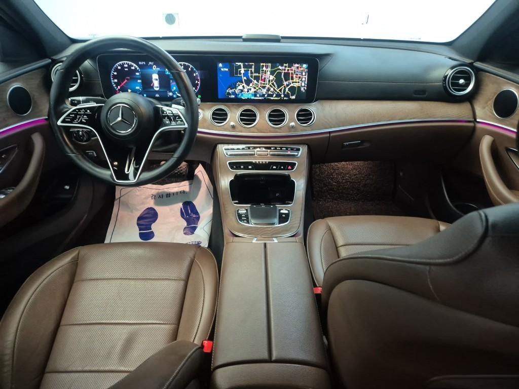 Mercedes Benz E class - Vista 7