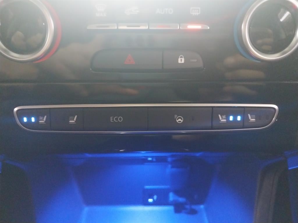 SAMSUNG QM6 - Vista 9