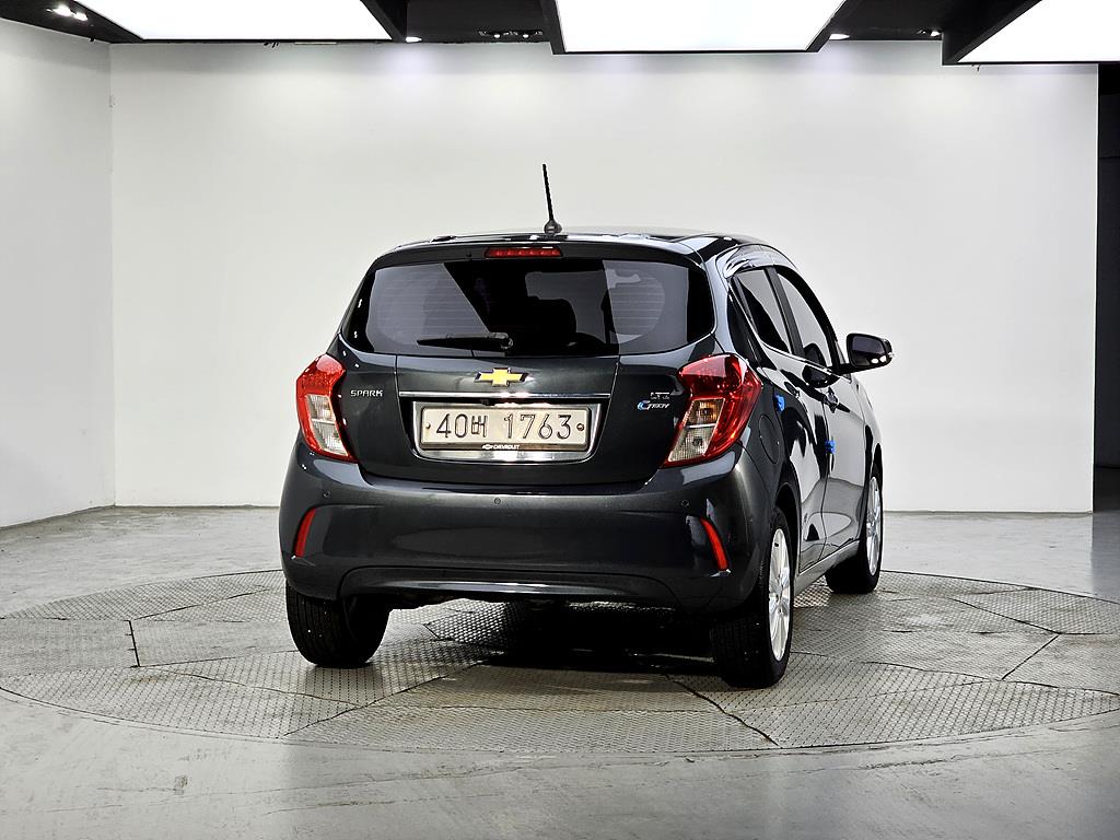 Chevrolet Spark - Vista 3
