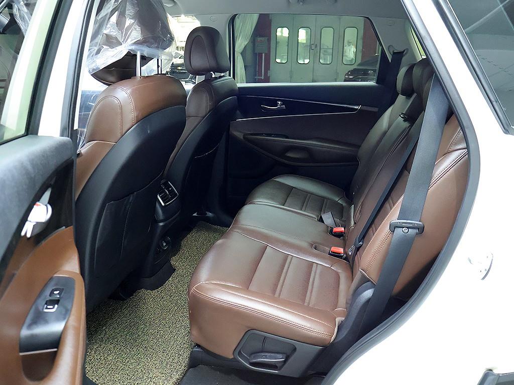 KIA Sorento - Vista 12