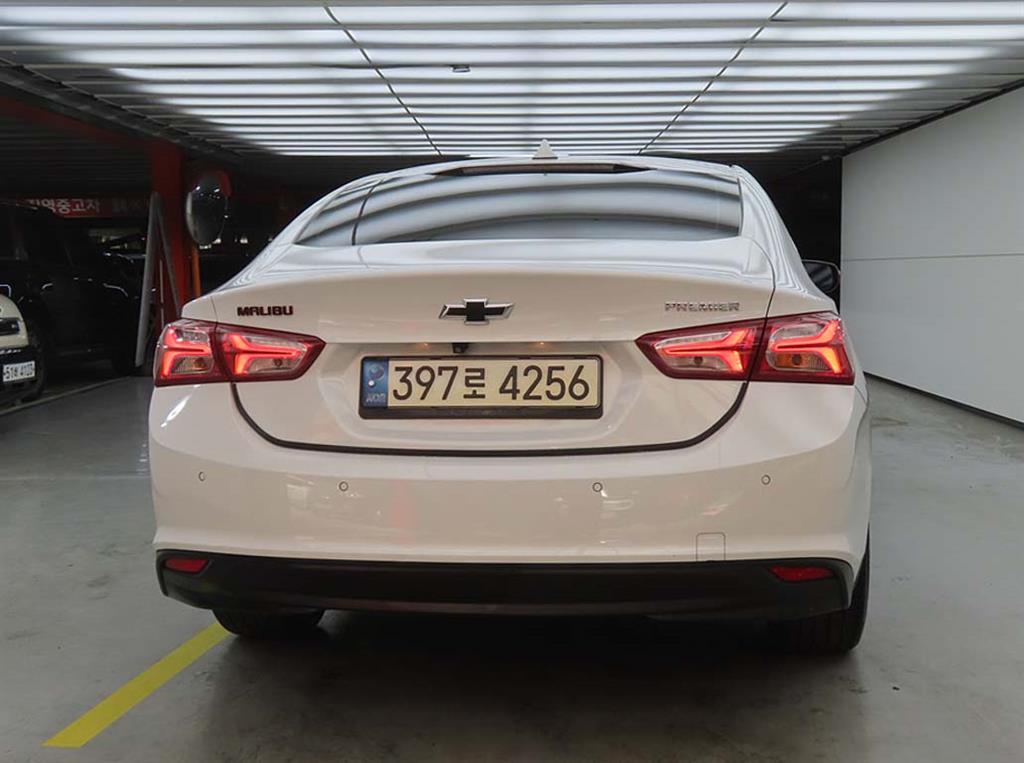 Chevrolet Malibu - Vista 3