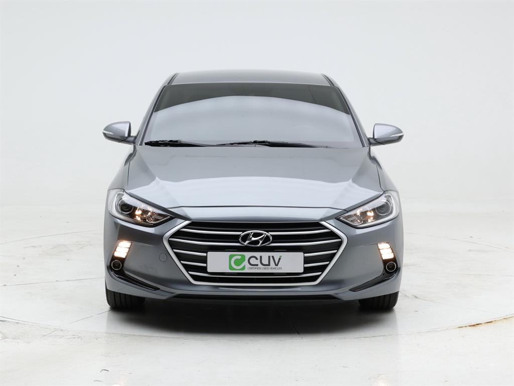 HYUNDAI Avante - Vista 2