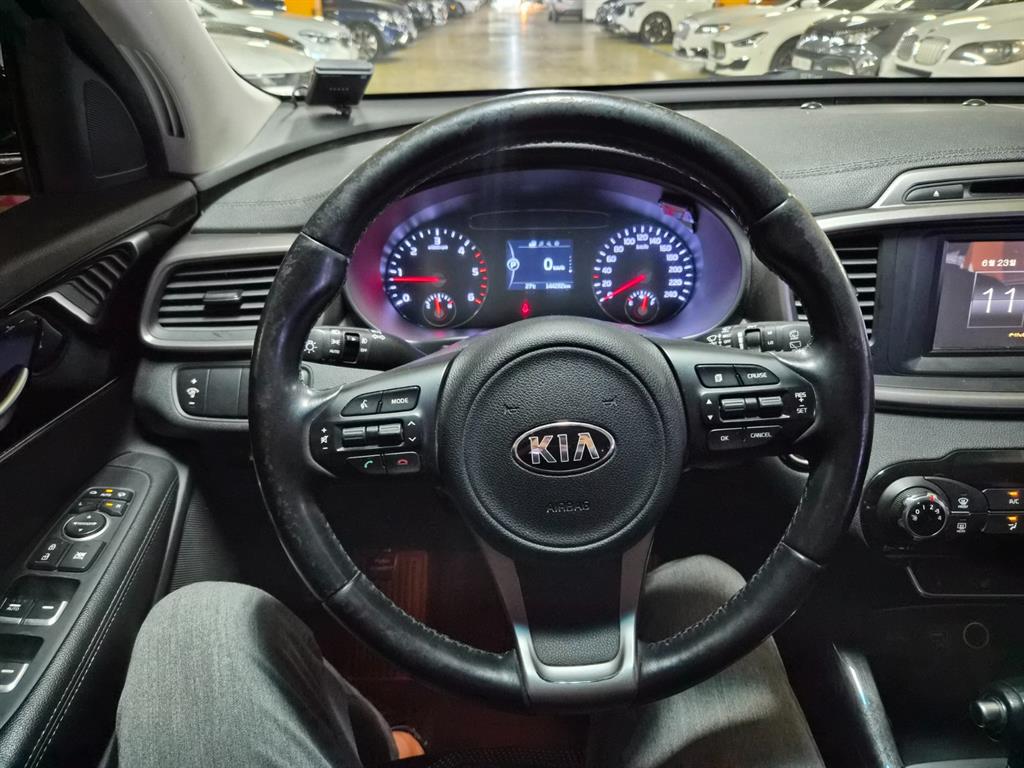 KIA Sorento - Vista 8