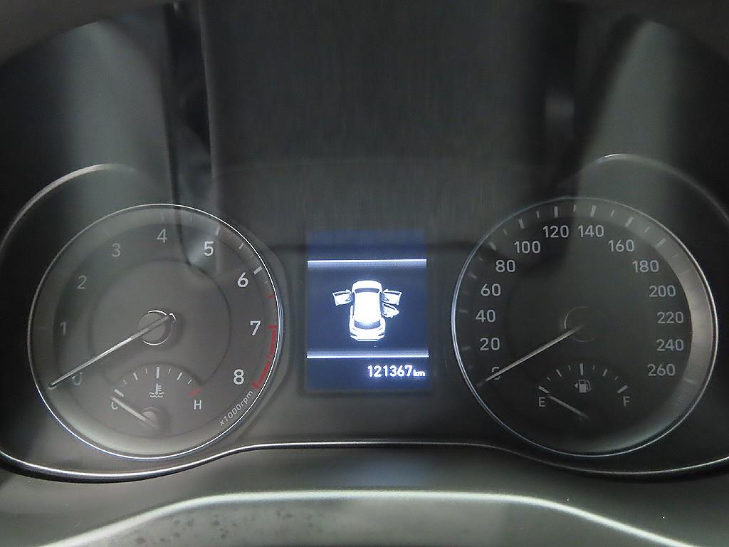 HYUNDAI Kona - Vista 6
