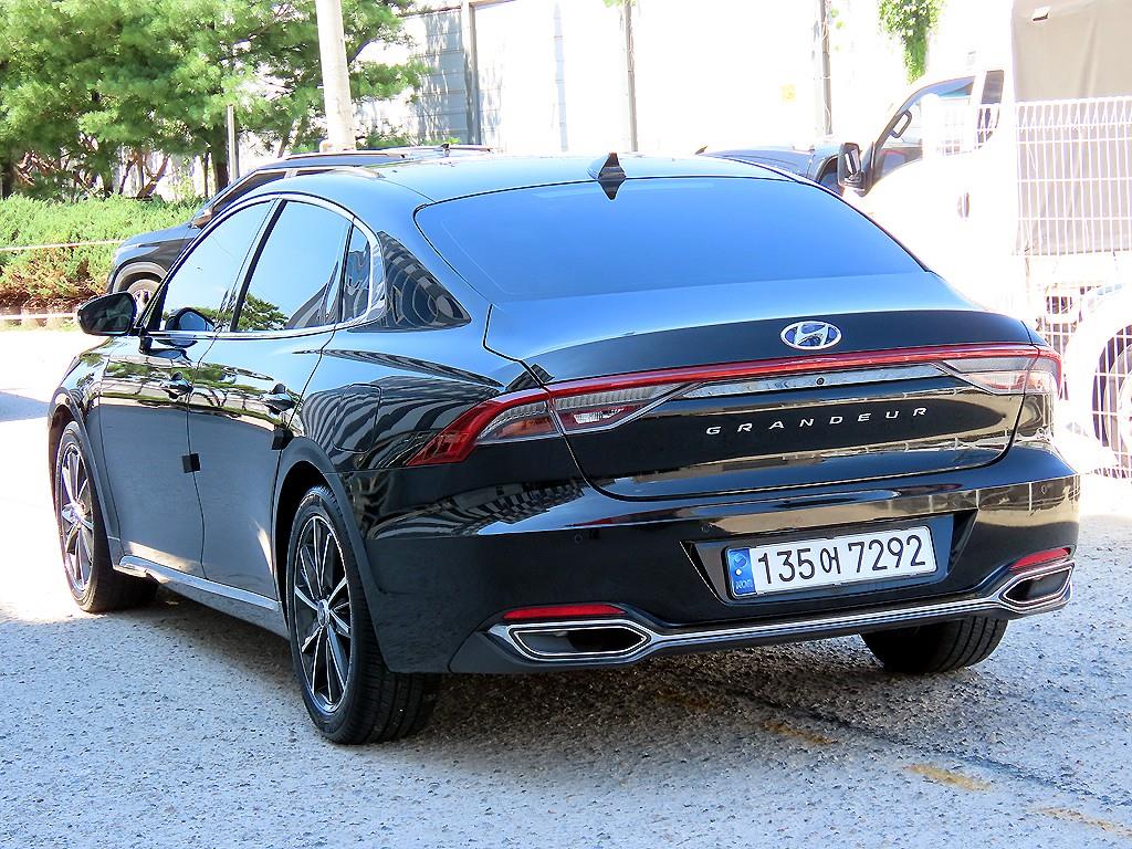 HYUNDAI Grandeur - Vista 3