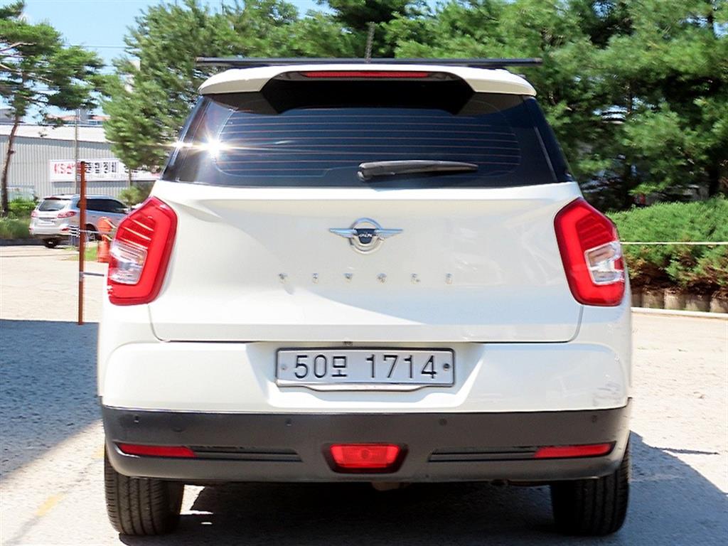 Ssangyong Tivoli - Vista 4